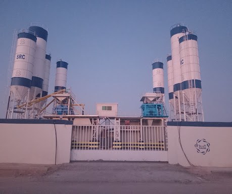 بوابة مصنع دلبا وصوامع الإسمنت